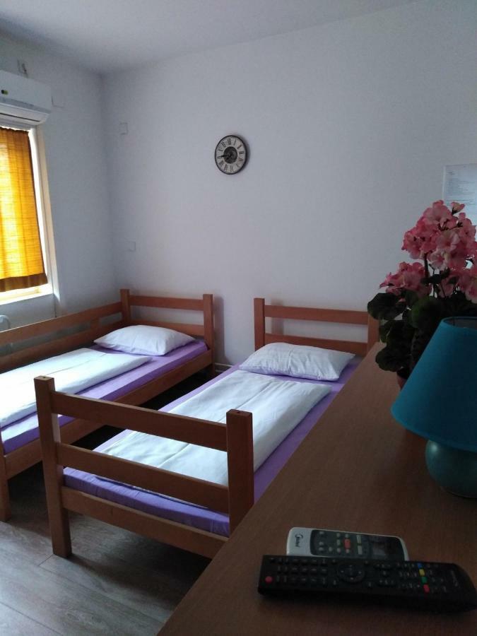 سوبوتيتْسا Guesthouse Night&Day المظهر الخارجي الصورة